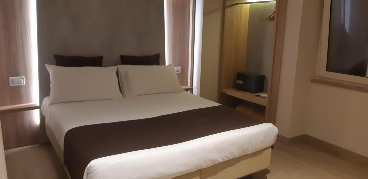 Hotel Danieli La Castellana Lago Di Garda Brenzone sul Garda Εξωτερικό φωτογραφία